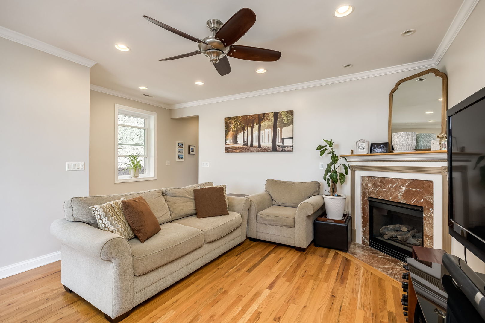1302 West Fillmore Street, Unit 4 Chicago, IL 60607 - Photo 8 of 31 Gallery Image 8
