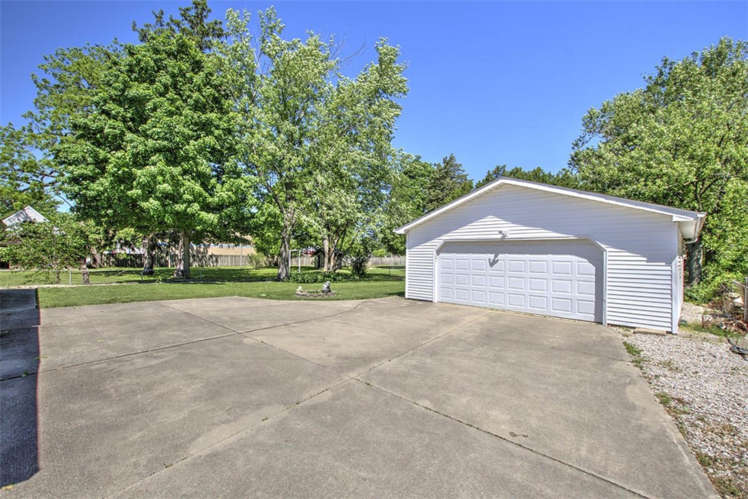 226 East Maryland Heights Road Decatur, IL 62526 - Photo 27 of 34