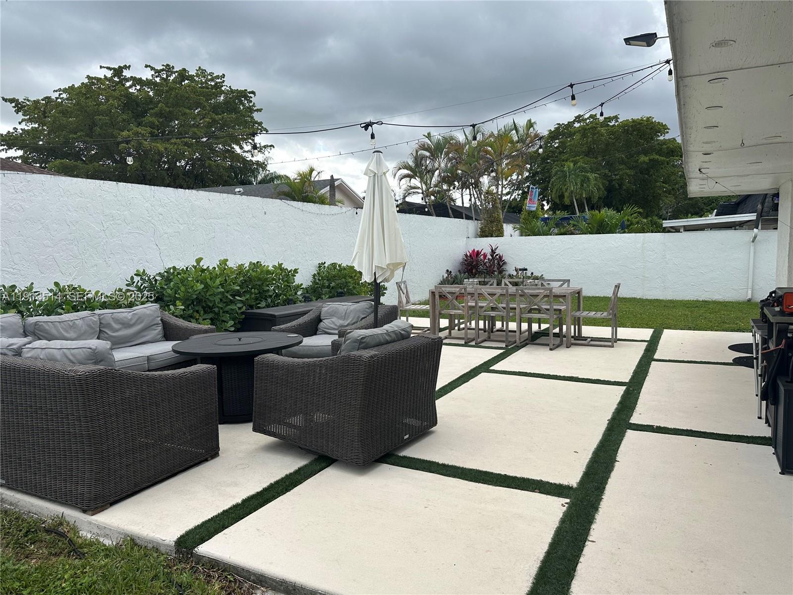 11370 Southwest 113th Terrace Miami, FL 33176 - Photo 26 of 27 a terrace view with seating space