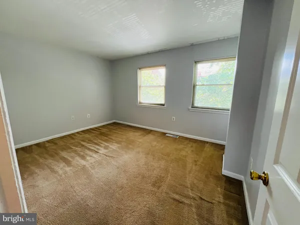 $2,450 | 404 North Armistead Street, Alexandria, VA 22312