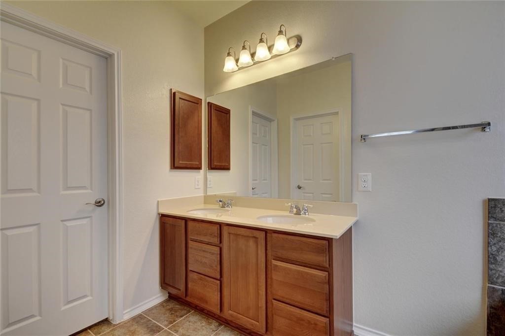 7112 Ondantra Bend Austin, TX 78744 - Photo 11 of 18