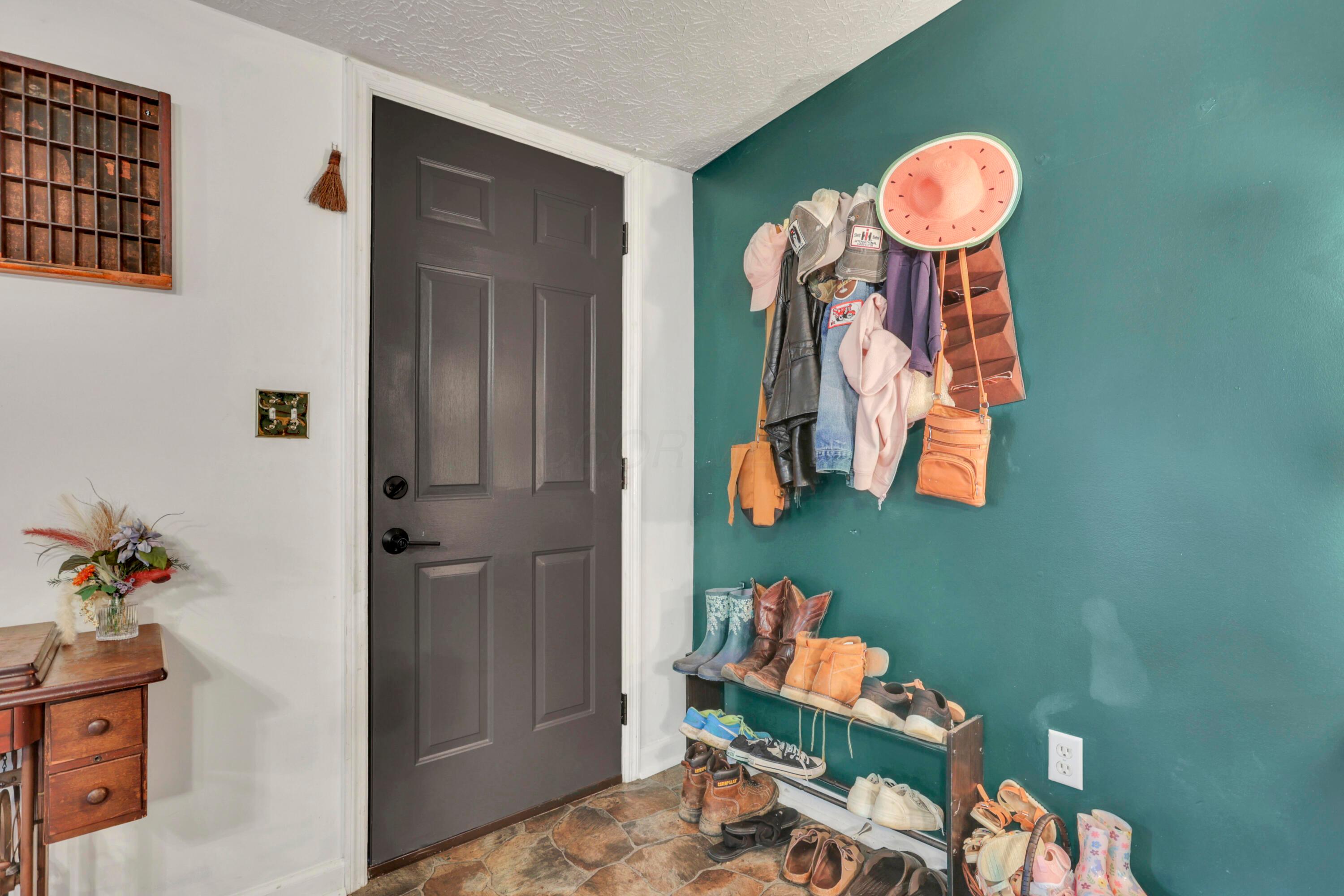 354 Merritt Road Southwest Pataskala, OH 43062 - Photo 8 of 43