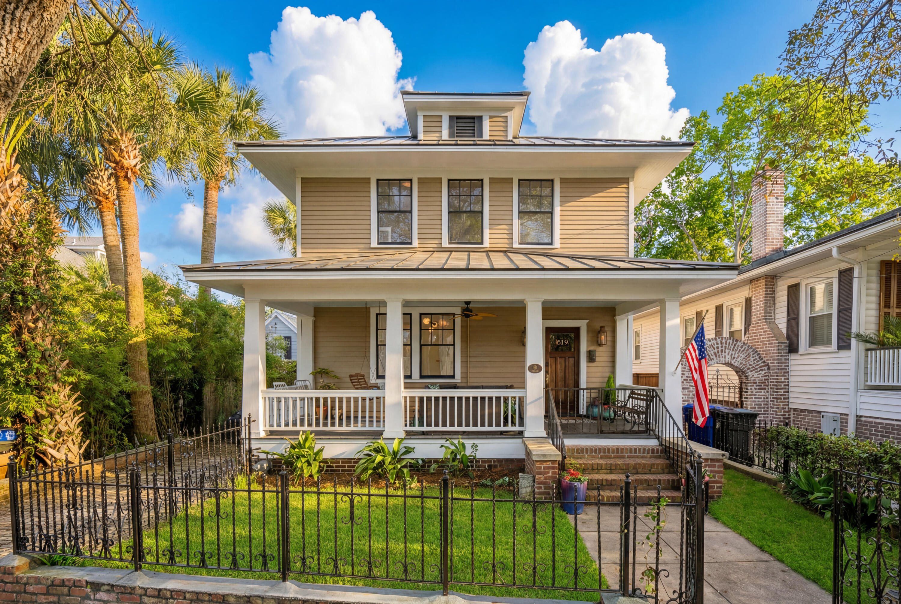619 Rutledge Avenue Charleston, SC 29403 - Photo 1 of 1 619RutledgeAve-KeenEyeMarketing-001
