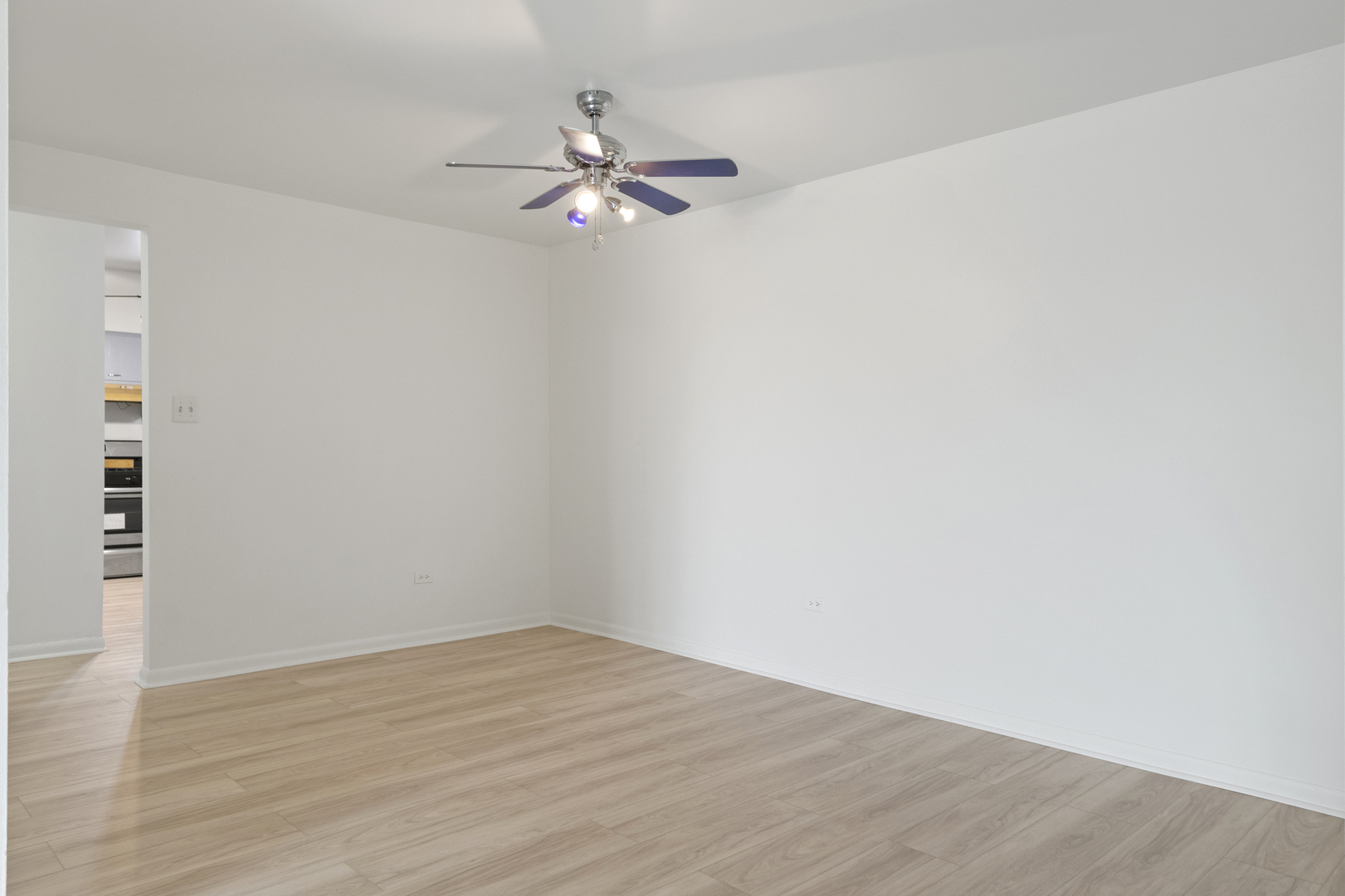 1133 South Finley Road, Unit 402 Lombard, IL 60148 - Photo 17 of 19 Gallery Image 17