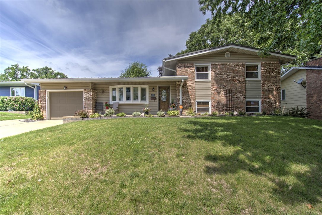 4125 Newcastle Drive Decatur, IL 62526 - Photo 1 of 27