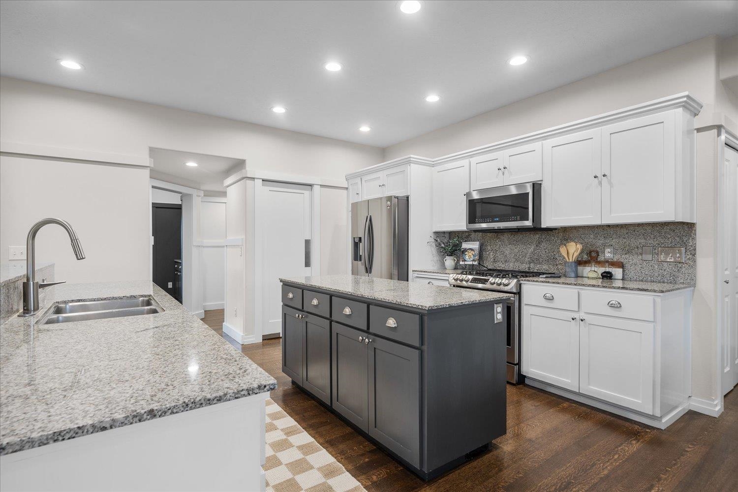 2306 West Rainier Court Spokane, WA 99208 - Photo 8 of 42