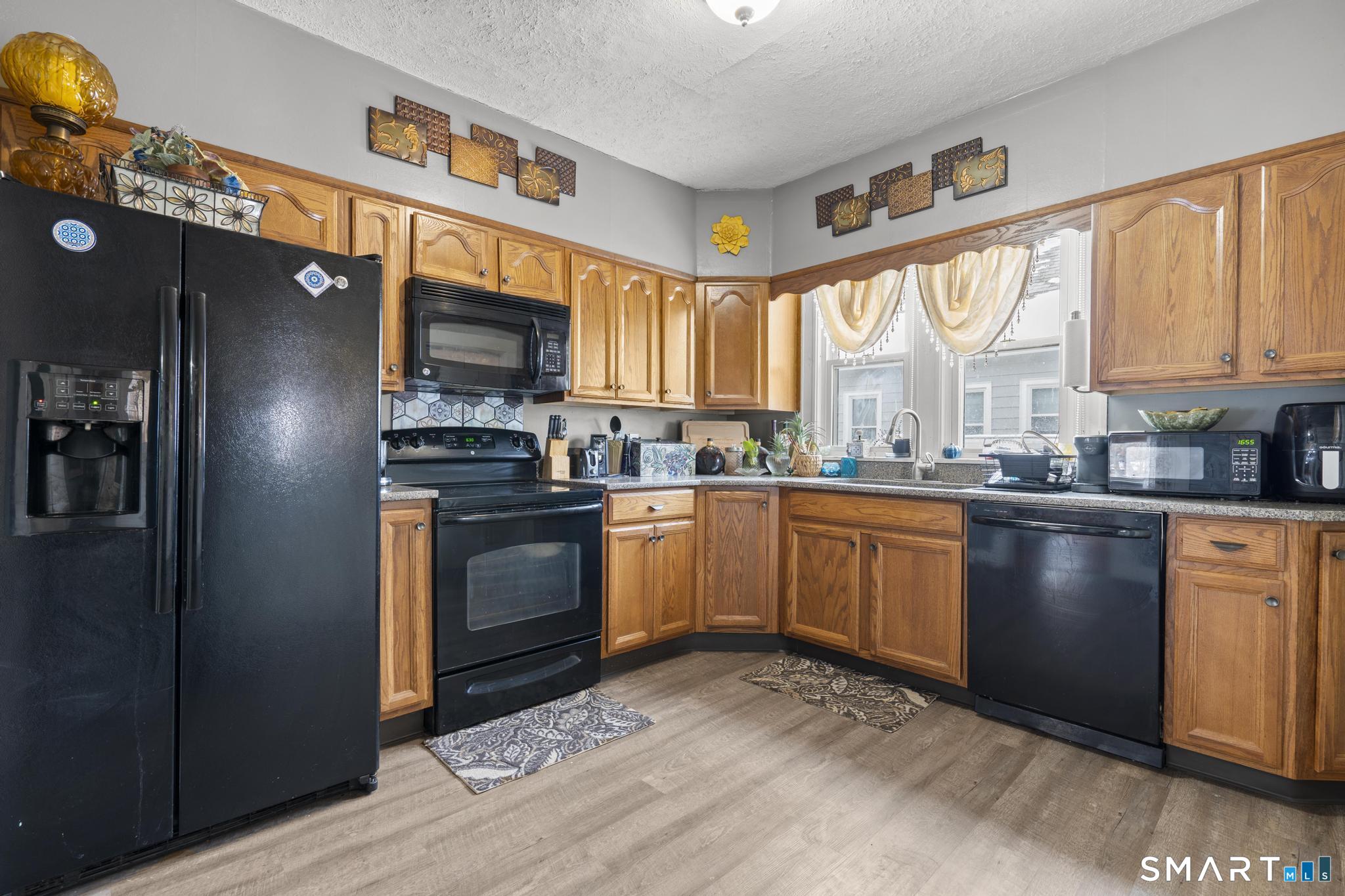 3 Anderson Street Manchester, CT 06040 - Photo 29 of 40