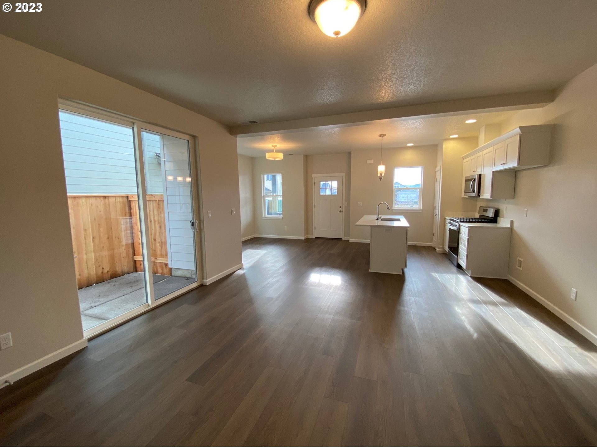 1876 Southeast Hankel Street, Unit 14 Dallas, OR 97338 - Photo 4 of 21