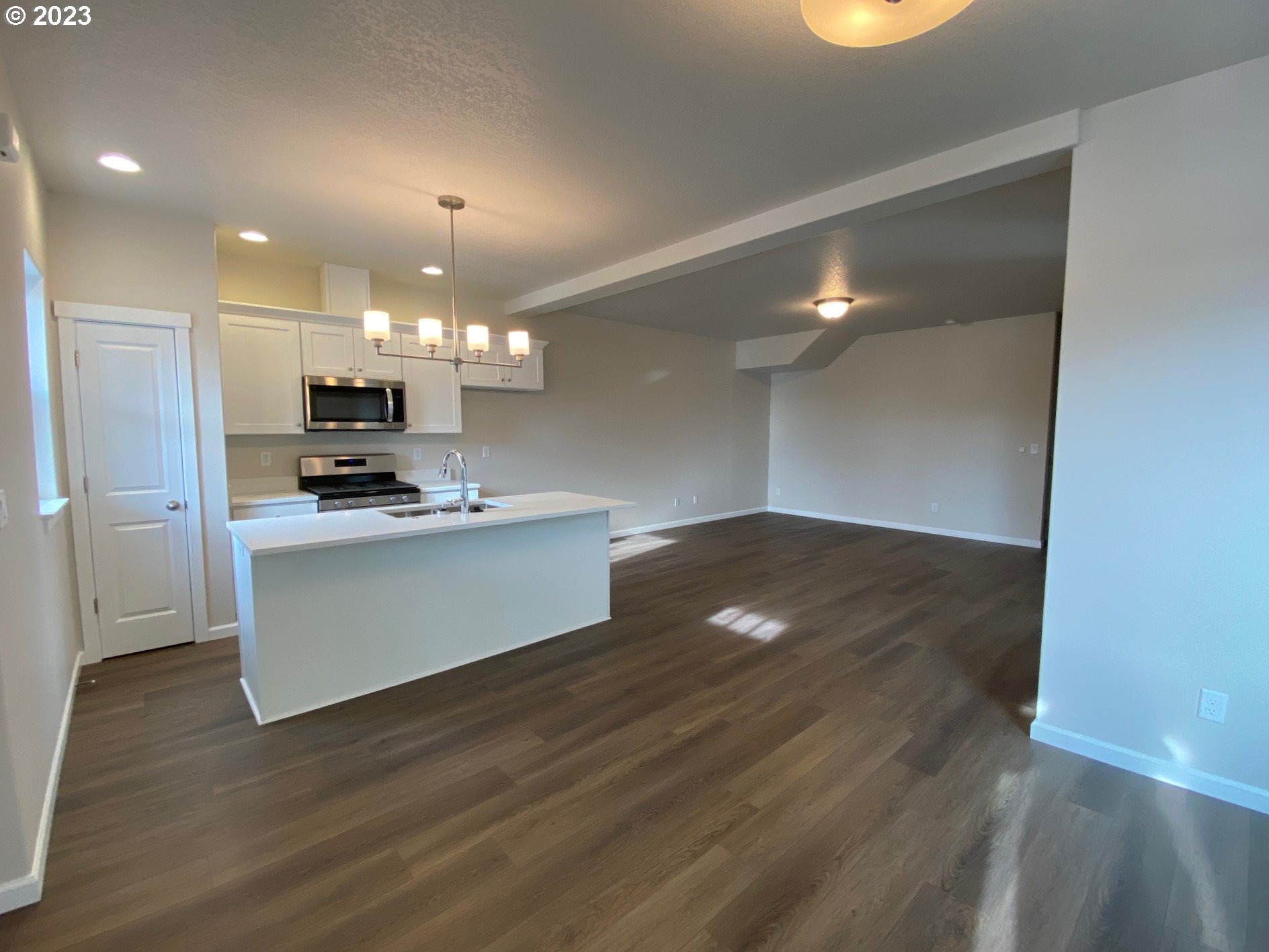 1876 Southeast Hankel Street, Unit 14 Dallas, OR 97338 - Photo 7 of 21