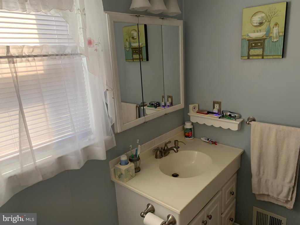 9 Miry Circle Trenton, NJ 08619 - Photo 12 of 22