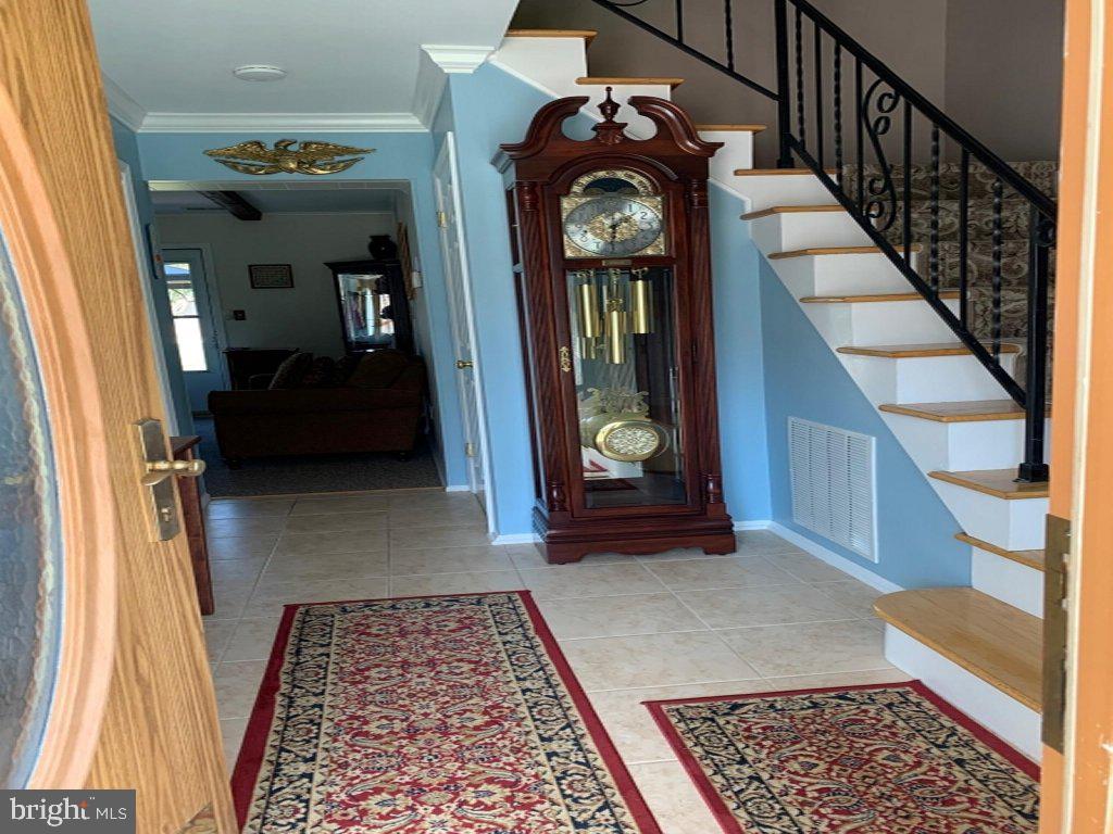 9 Miry Circle Trenton, NJ 08619 - Photo 3 of 22