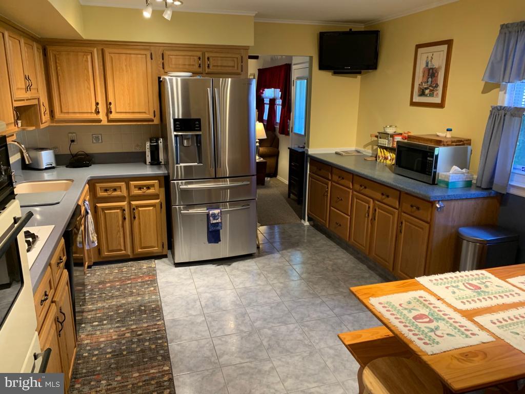 9 Miry Circle Trenton, NJ 08619 - Photo 7 of 22