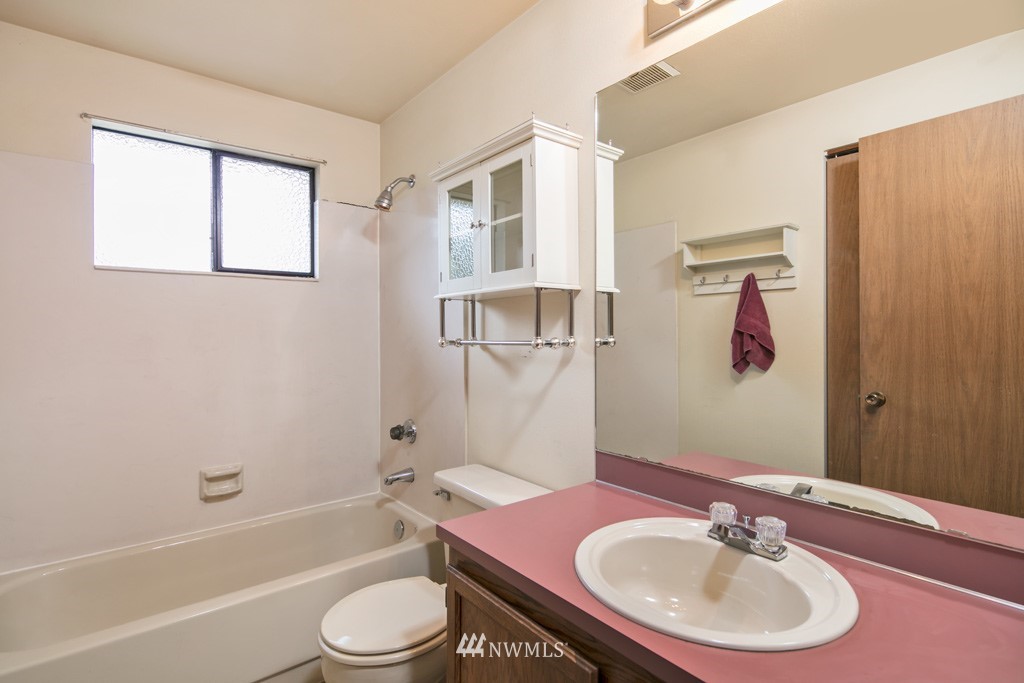 18124 26th Drive Southeast Bothell, WA 98012 - Photo 14 of 21 Gallery Image 14