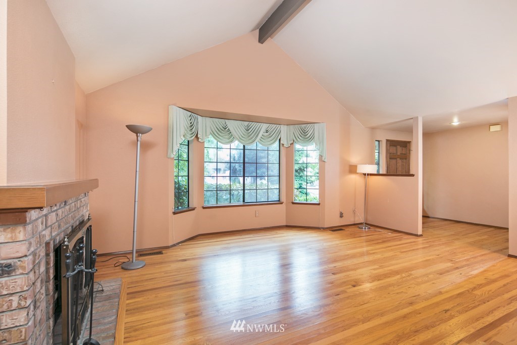 18124 26th Drive Southeast Bothell, WA 98012 - Photo 3 of 21 Gallery Image 3