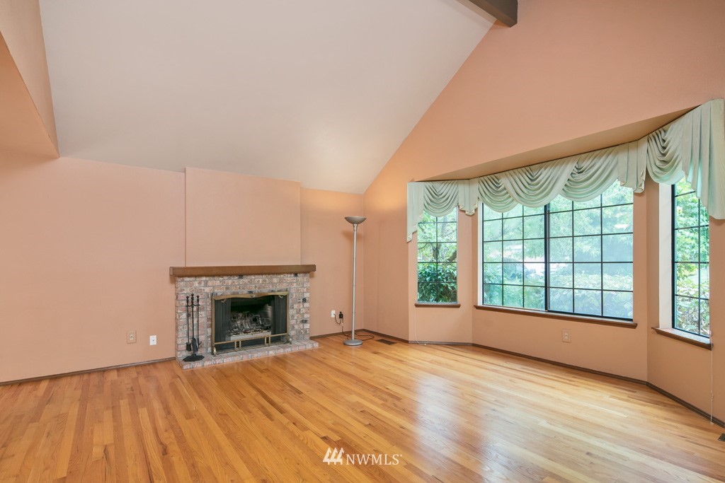 18124 26th Drive Southeast Bothell, WA 98012 - Photo 4 of 21 Gallery Image 4