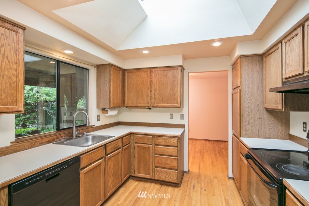18124 26th Drive Southeast Bothell, WA 98012 - Photo 7 of 21 Gallery Image 7