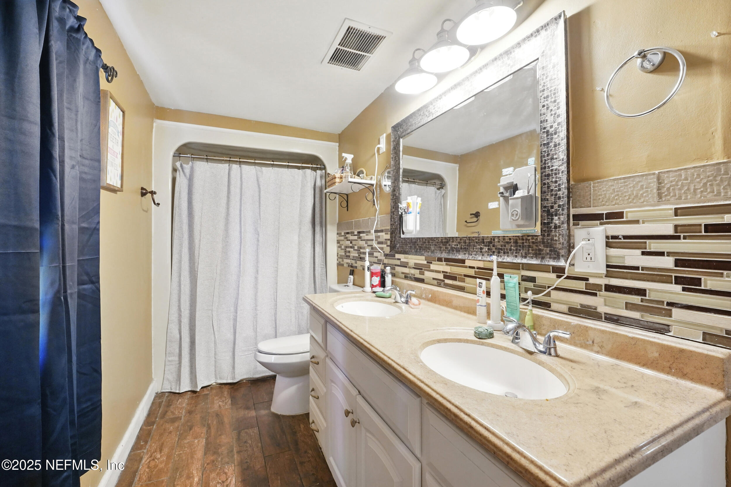 5388 Woodcrest Road Jacksonville, FL 32205 - Photo 17 of 47 OWNER BATH