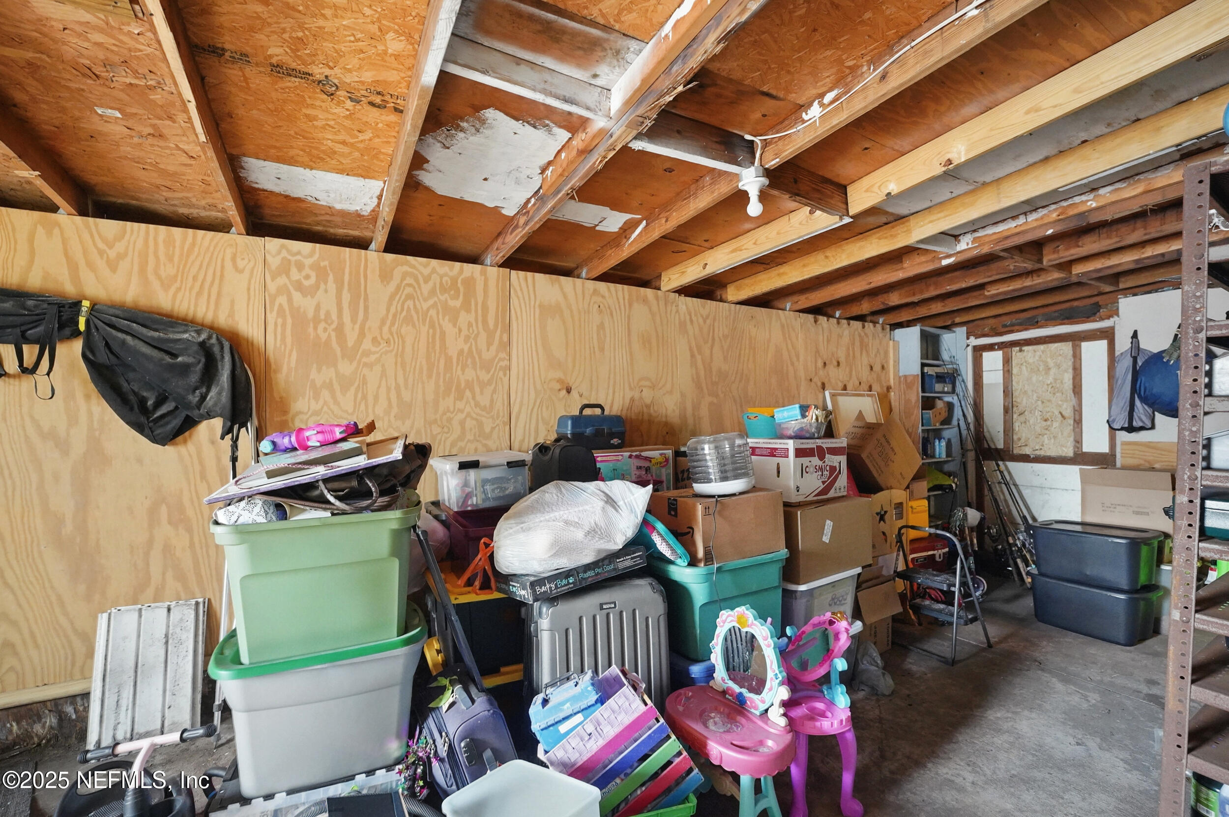 5388 Woodcrest Road Jacksonville, FL 32205 - Photo 28 of 47 GARAGE
