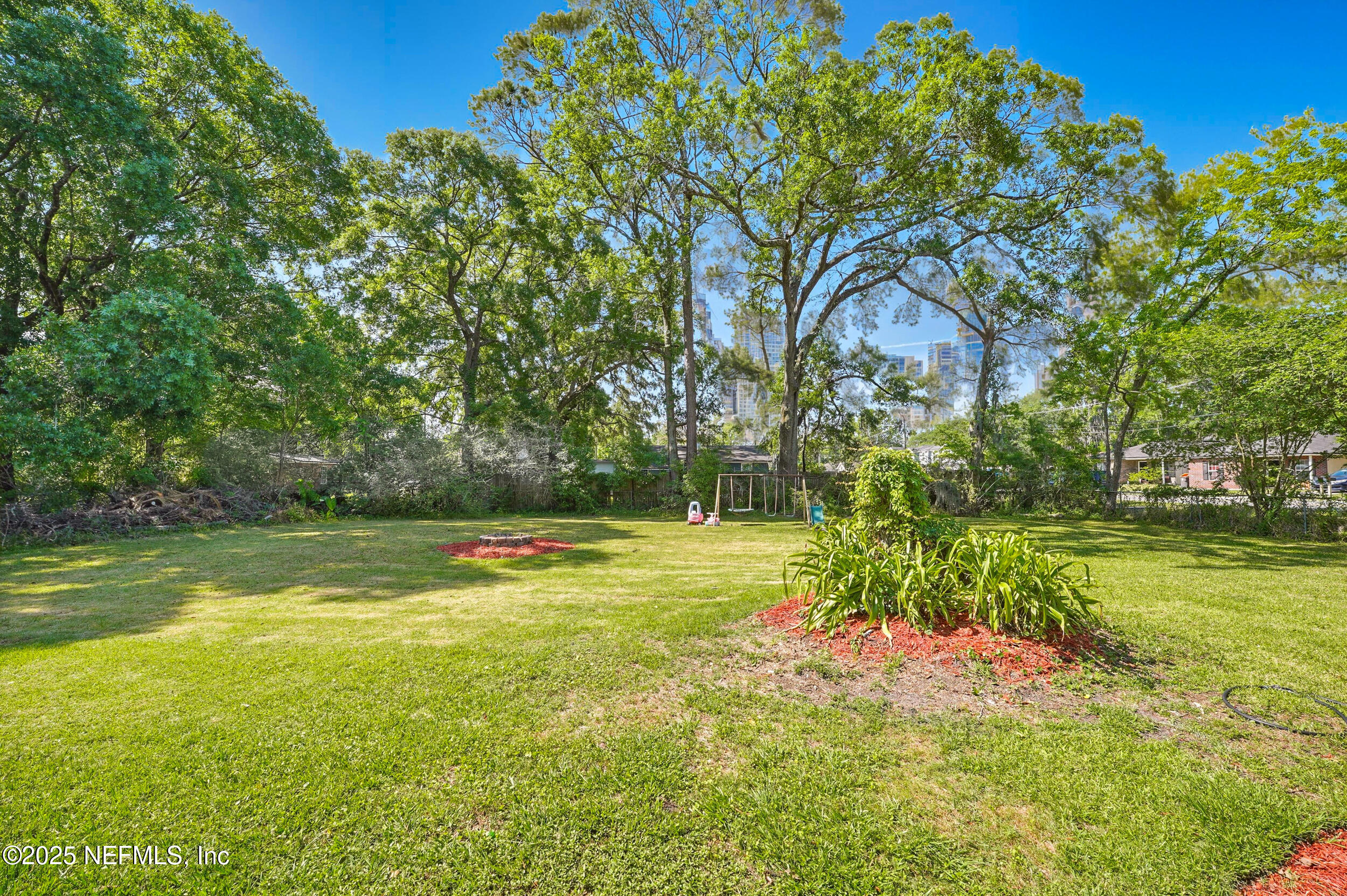 5388 Woodcrest Road Jacksonville, FL 32205 - Photo 32 of 47 REAR YARD