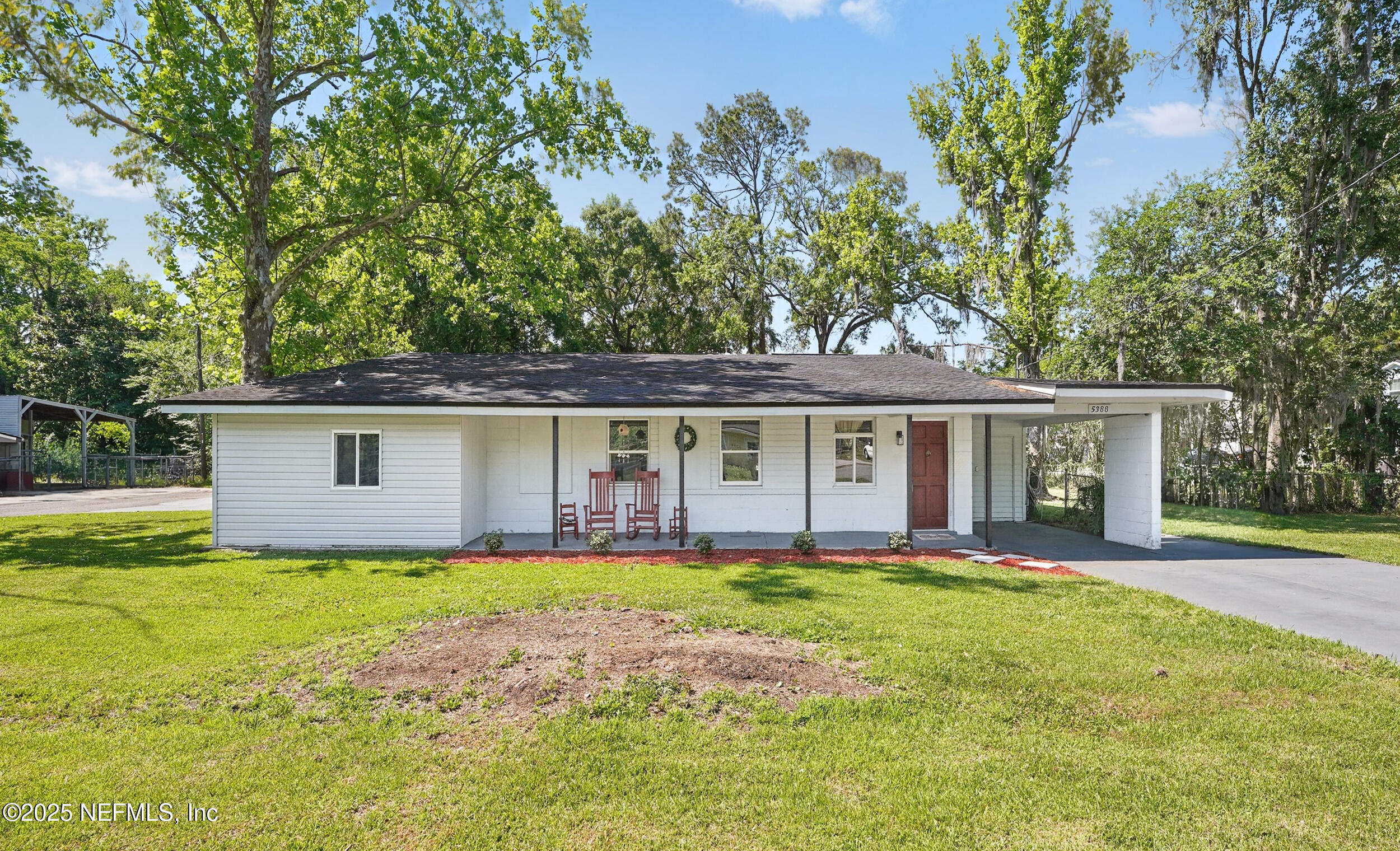 5388 Woodcrest Road Jacksonville, FL 32205 - Photo 5 of 47 FRONT