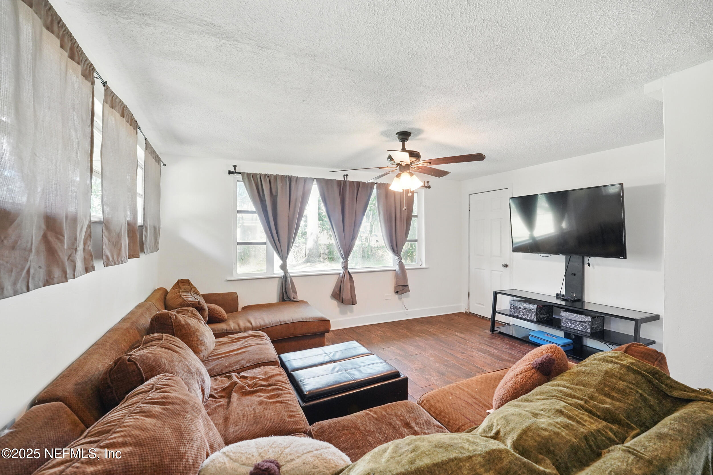 5388 Woodcrest Road Jacksonville, FL 32205 - Photo 10 of 47 FAMILY ROOM