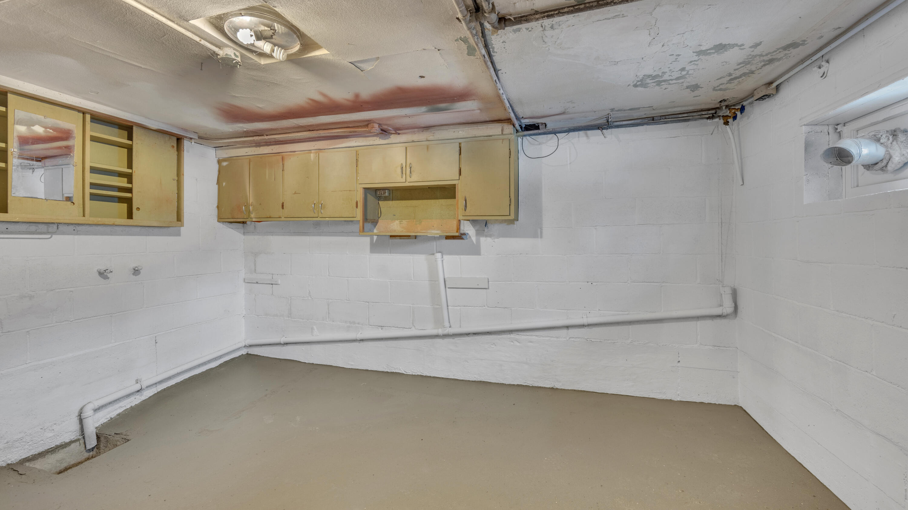 1118 South 13th Street Sheboygan, WI 53081 - Photo 21 of 26 Laundry Room 1