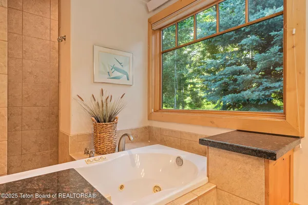 $1,495,000 | 445 Aspen Ridge Trail, Alpine, WY 83128