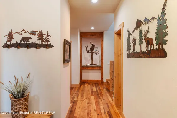 $1,495,000 | 445 Aspen Ridge Trail, Alpine, WY 83128