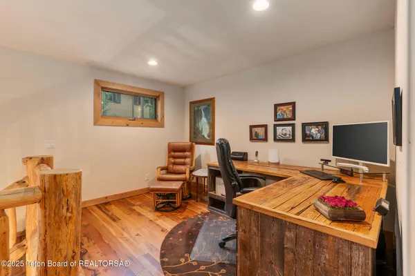 $1,495,000 | 445 Aspen Ridge Trail, Alpine, WY 83128