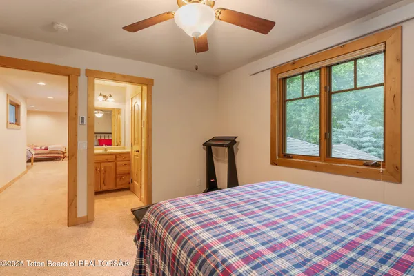 $1,495,000 | 445 Aspen Ridge Trail, Alpine, WY 83128