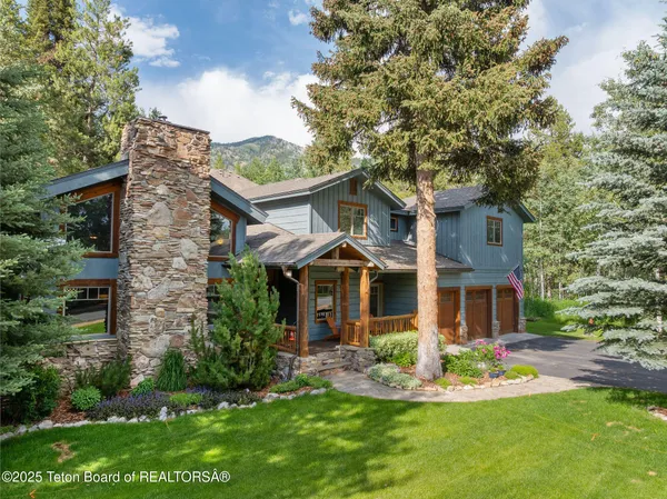 $1,495,000 | 445 Aspen Ridge Trail, Alpine, WY 83128