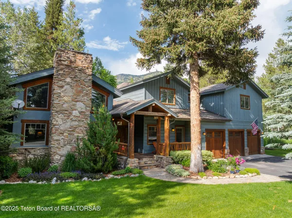 $1,495,000 | 445 Aspen Ridge Trail, Alpine, WY 83128