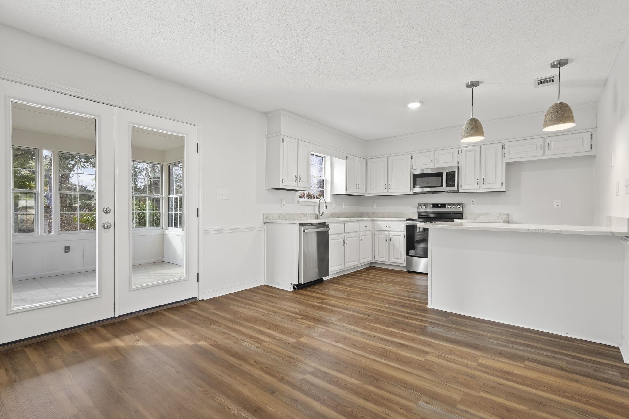 7327 Oak Drive Foley, AL 36535 - Photo 10 of 26 Kitchen