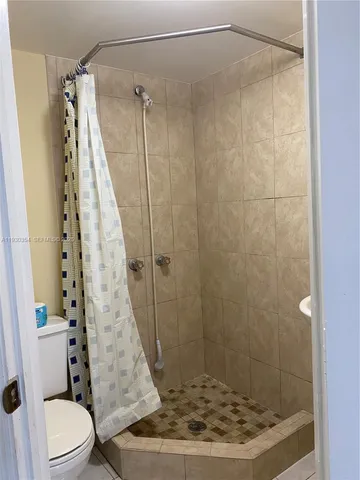 $1,100 | 1062 West 42nd Place, Unit 41, Hialeah, FL 33012