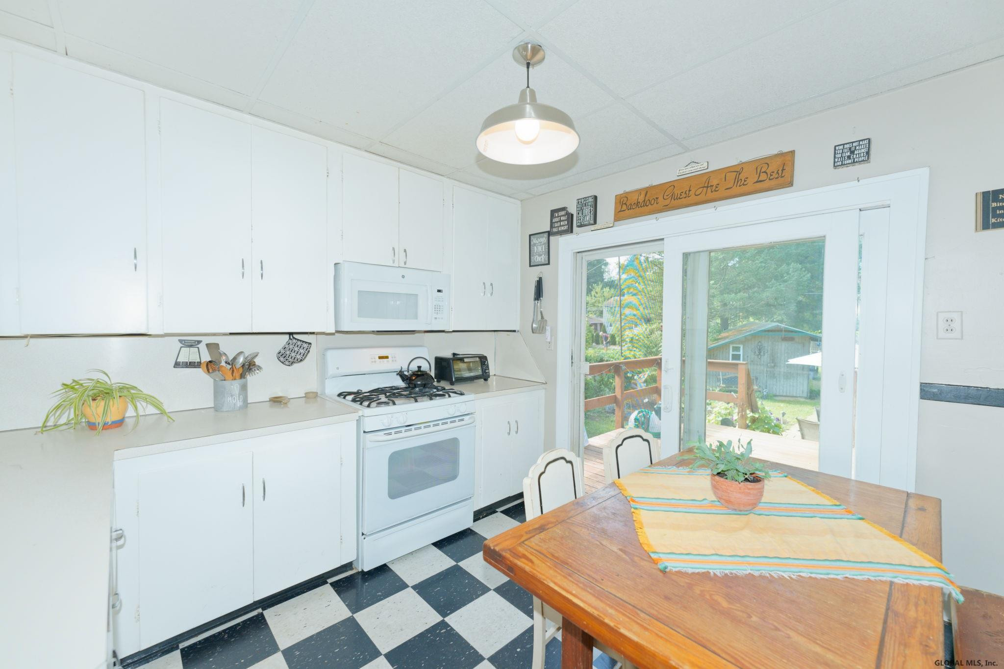 202 East Campbell Road Rotterdam, NY 12303 - Photo 15 of 31 Photo 15