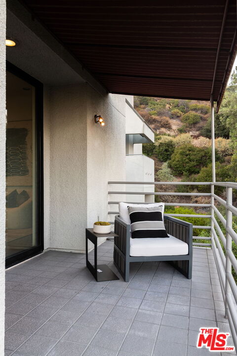 1500 Inverness Drive Pasadena, CA 91103 - Photo 48 of 66 a view of entryway