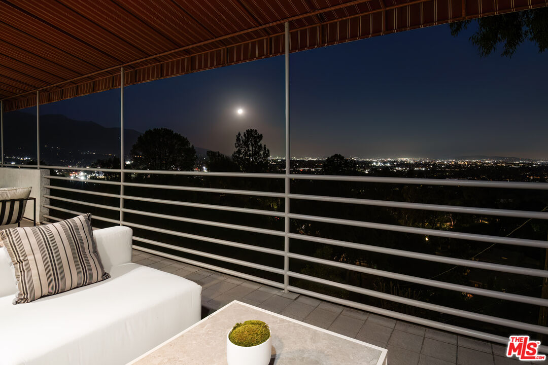 1500 Inverness Drive Pasadena, CA 91103 - Photo 60 of 66 a view of balcony