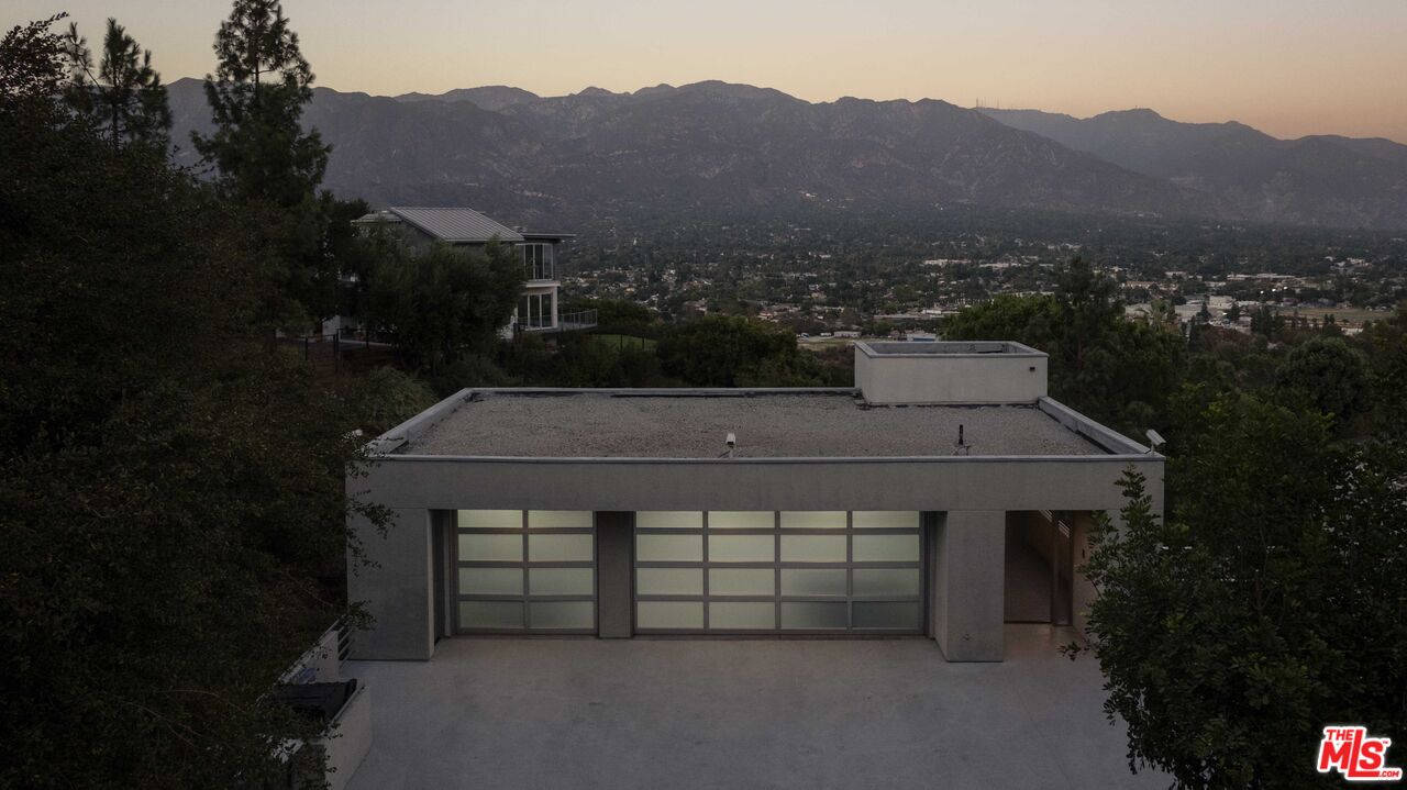 1500 Inverness Drive Pasadena, CA 91103 - Photo 66 of 66 a view of a terrace