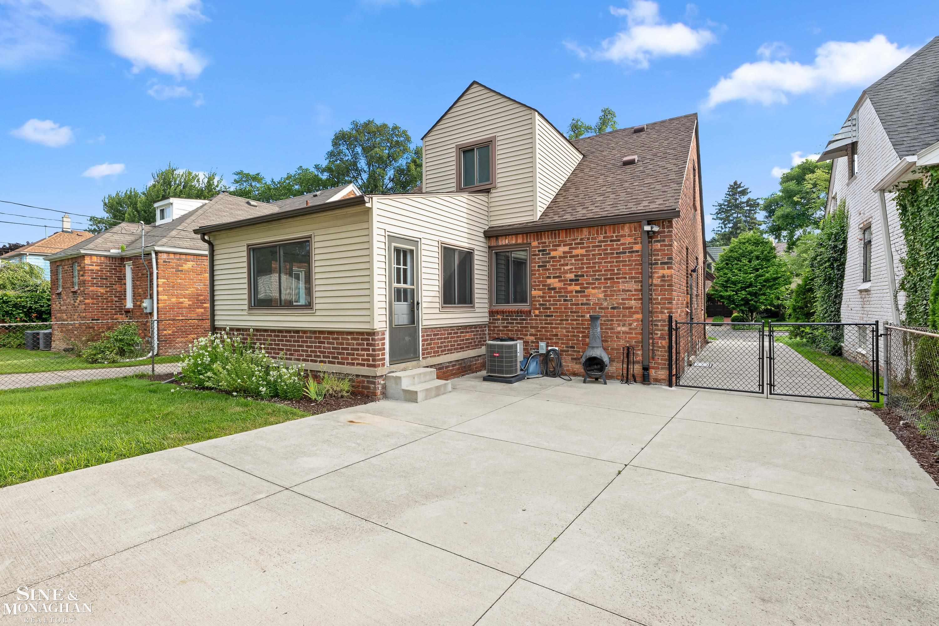 411 Cloverly Road Grosse Pointe Farms, MI 48236 - Photo 31 of 40
