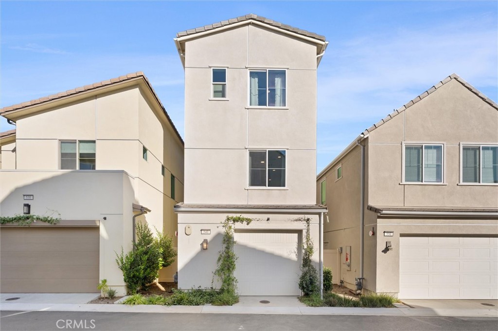 540 Sparrowhawk Way Rancho Mission Viejo, CA 92694 - Photo 30 of 54 a view of a house with a street