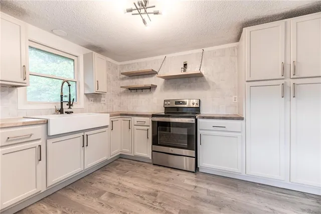 $249,000 | 5018 Northwest Huonker Road, Kansas City, MO 64151