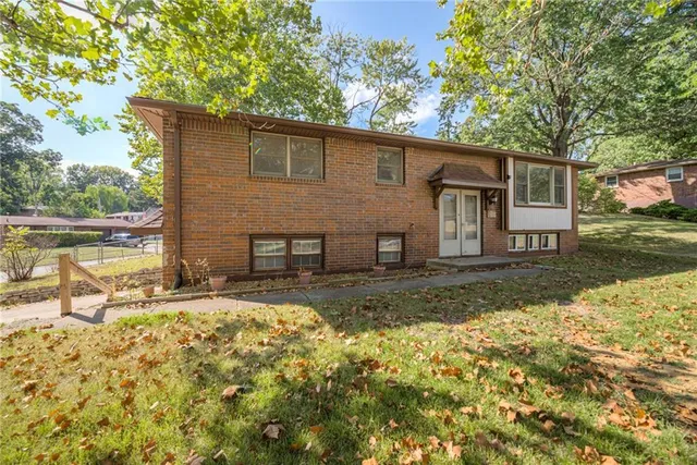 $255,000 | 5018 Northwest Huonker Road, Kansas City, MO 64151