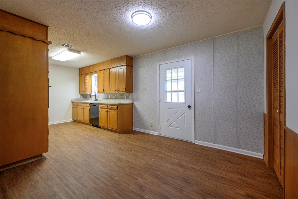 820 North Ave A Springtown, TX 76082 - Photo 18 of 26