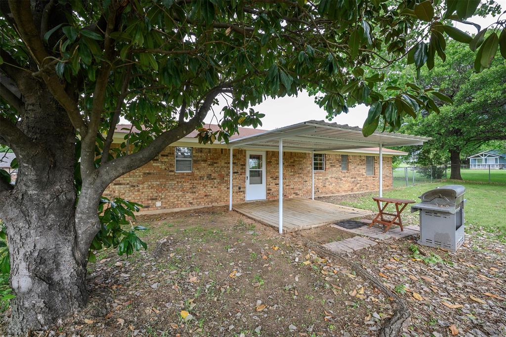 820 North Ave A Springtown, TX 76082 - Photo 21 of 26