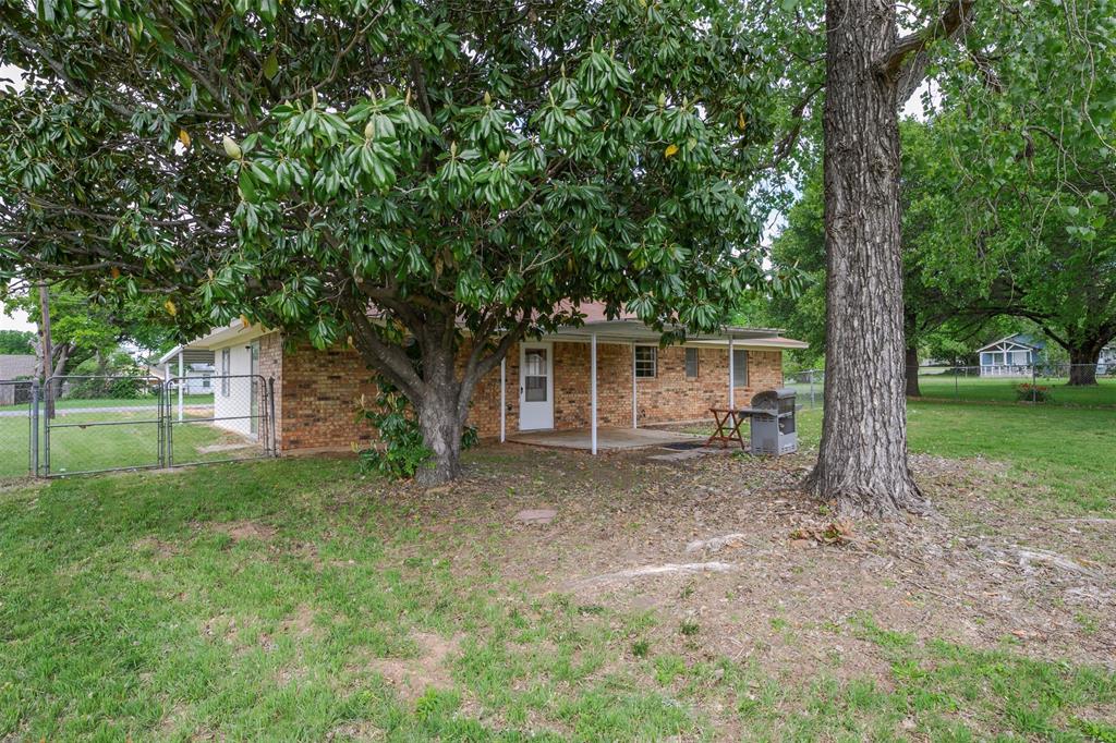 820 North Ave A Springtown, TX 76082 - Photo 22 of 26