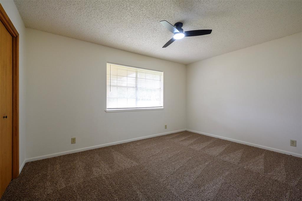 820 North Ave A Springtown, TX 76082 - Photo 8 of 26
