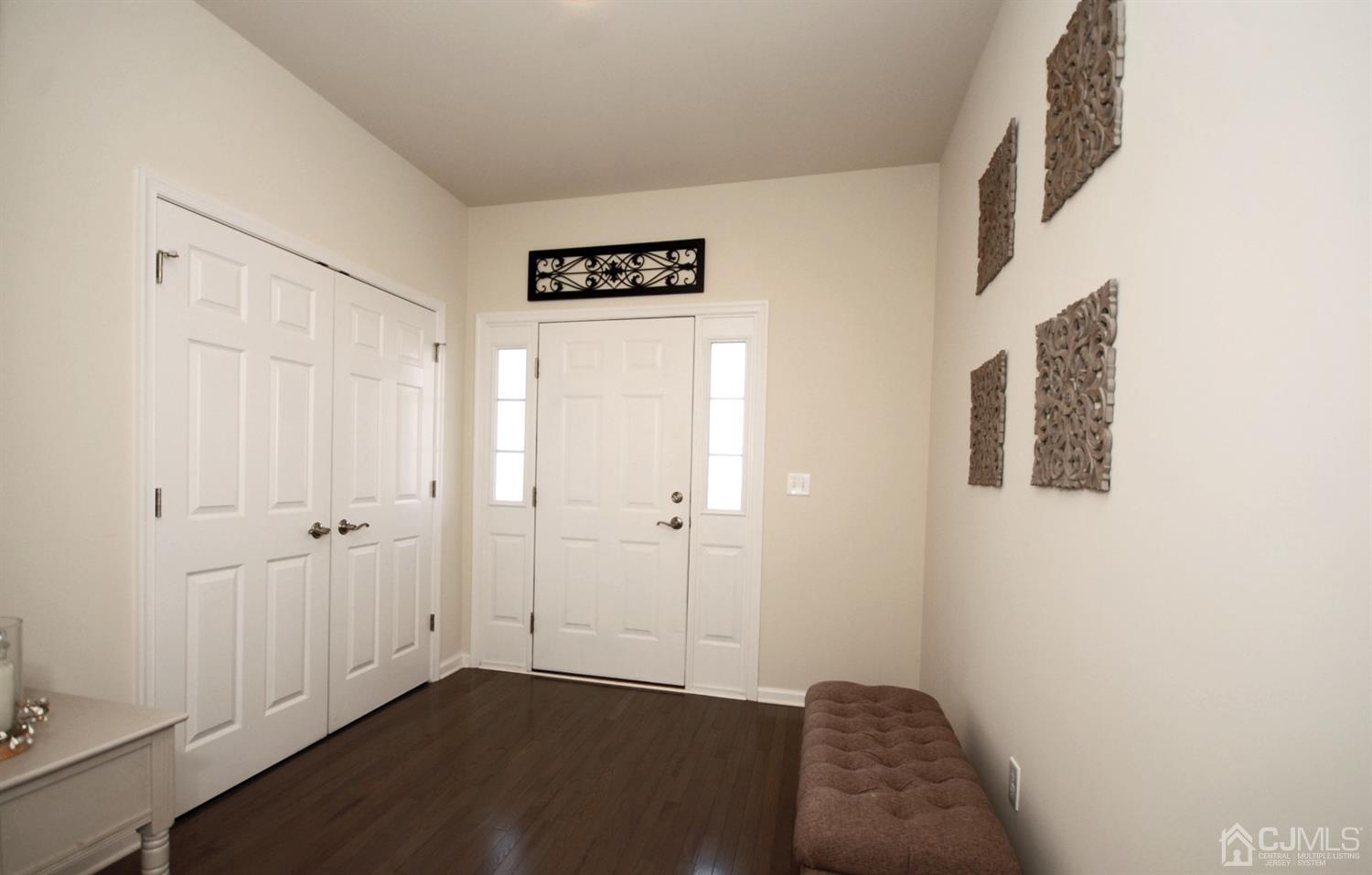 9 Flagger Lane Hamilton, NJ 08619 - Photo 2 of 24