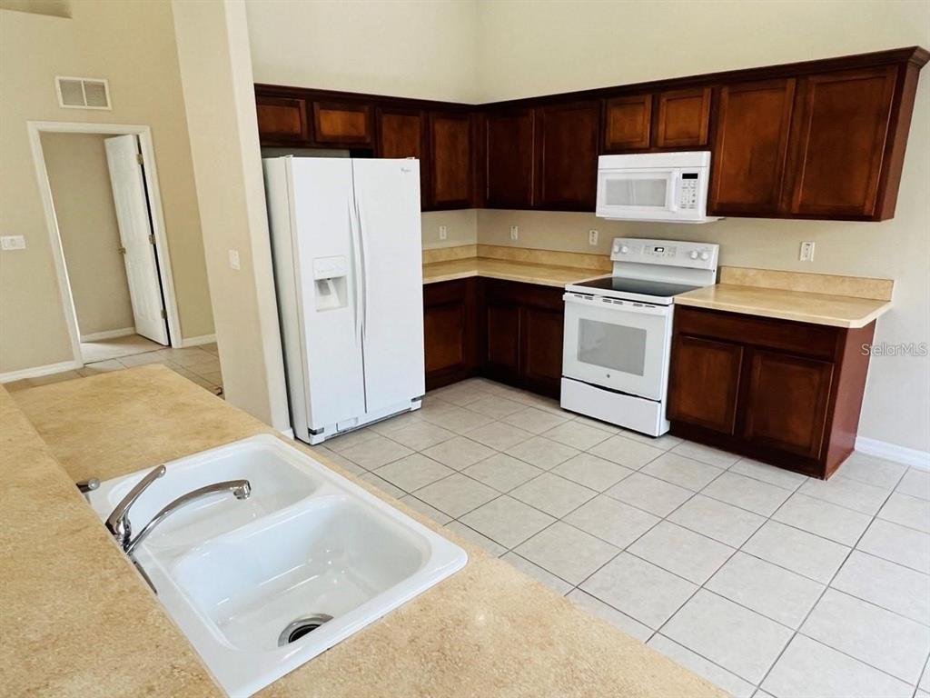 121 Raintree Circle Palm Coast, FL 32164 - Photo 3 of 10