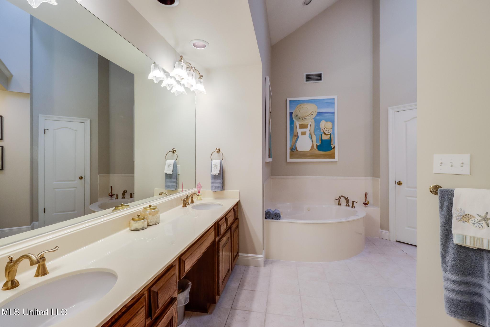 2590 Rue Palafox Biloxi, MS 39531 - Photo 15 of 25 IMG_0664-Edit