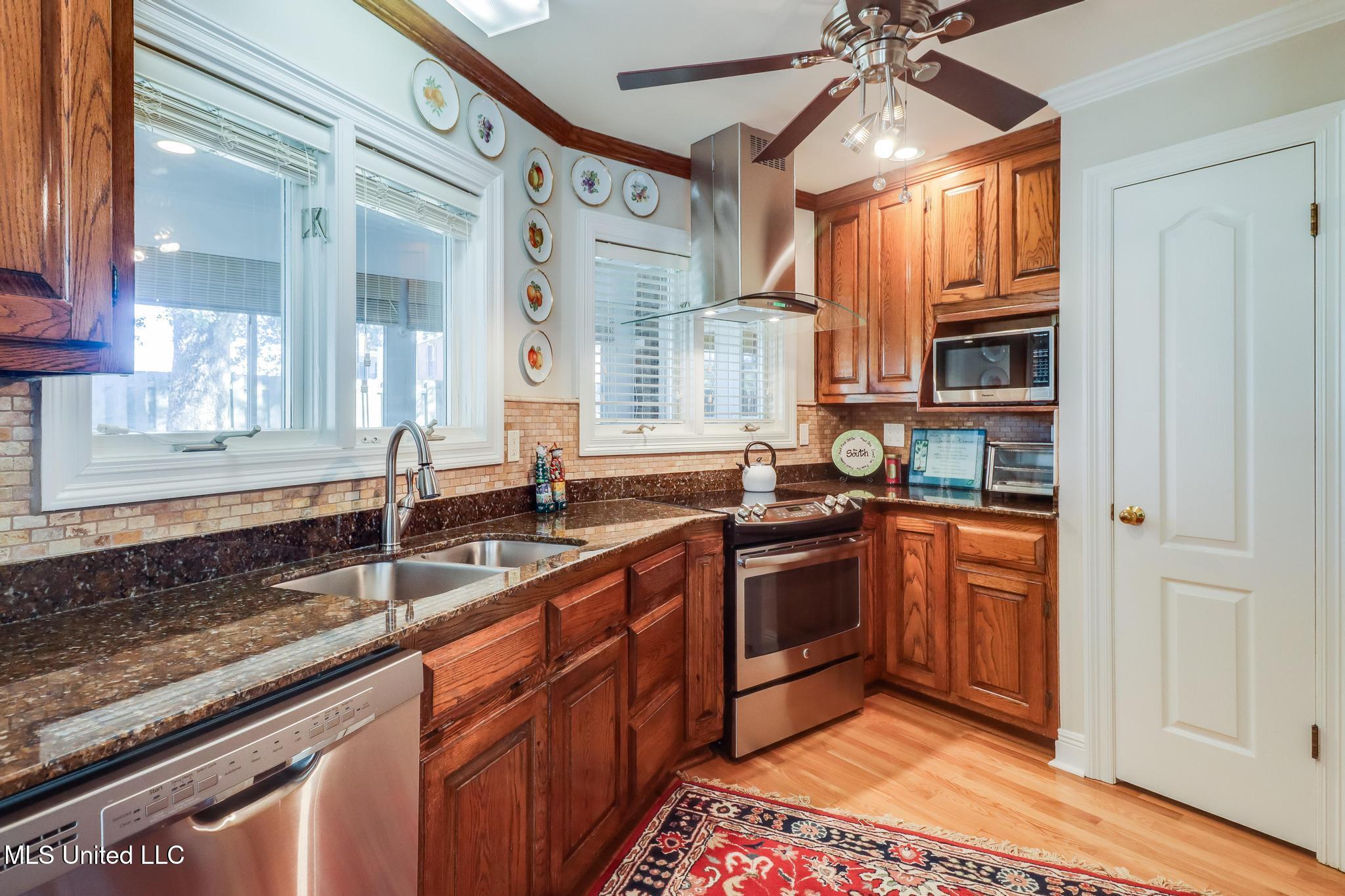 2590 Rue Palafox Biloxi, MS 39531 - Photo 6 of 25 IMG_0637-Edit